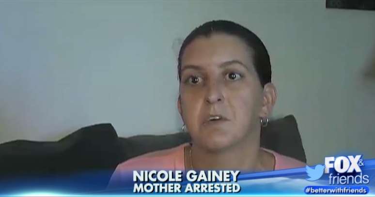 Nicole foi presa após o filho ter sido encontrado caminhando sozinho em parque 