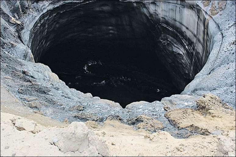 Uma das crateras descobertas na Sibéria 