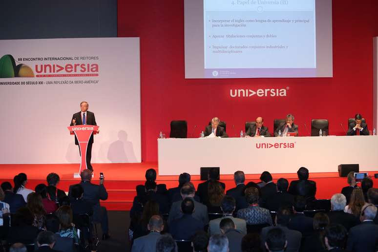 A integra&ccedil;&atilde;o acad&ecirc;mica entre universidades de v&aacute;rias partes do mundo contribui para o avan&ccedil;o do ensino superior