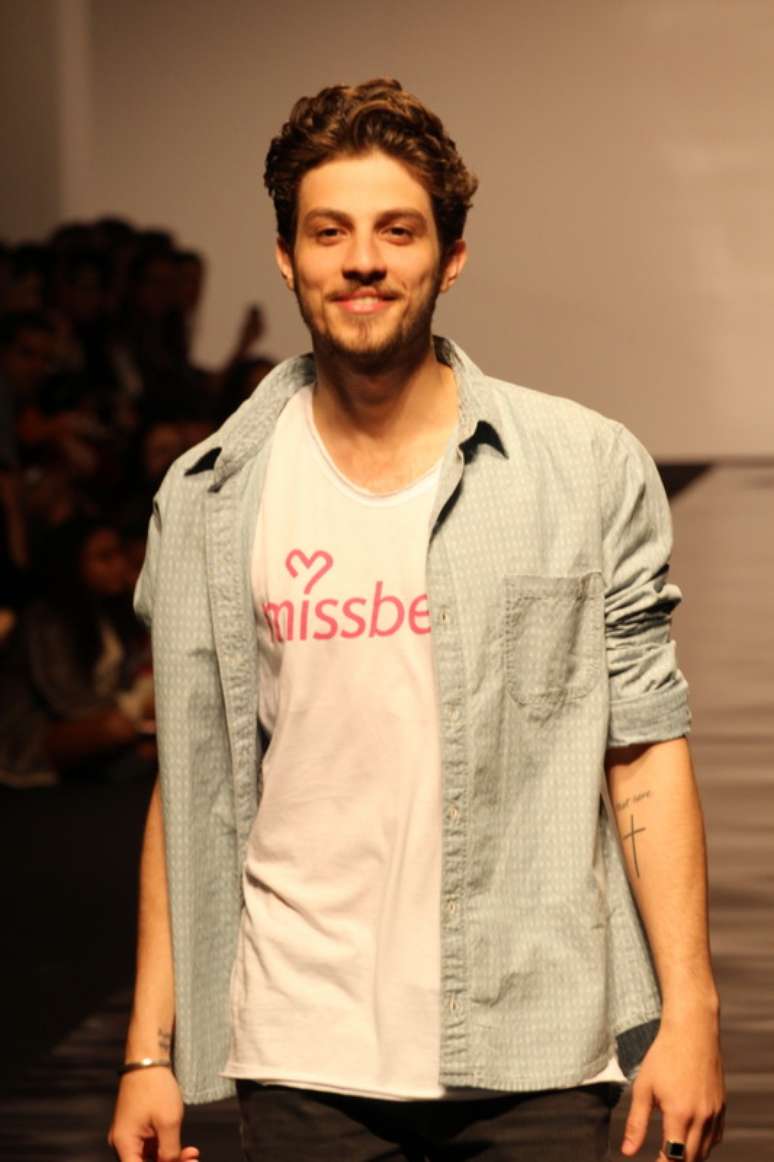 <p>A 7ª edição do Vitória Moda, semana de moda do Espírito Santo, realizada no Itamaraty Hall, contou com a presença de Chay Suede, que viveu Zé Alfredo na primeira fase de Império</p>