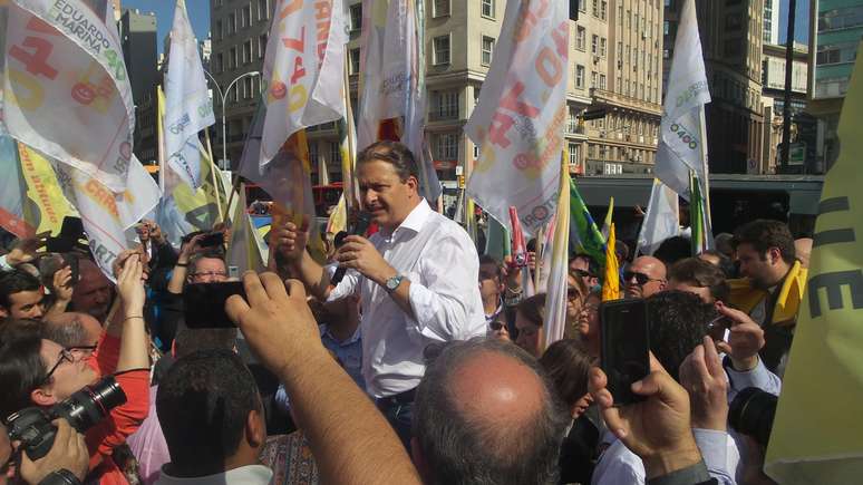 Eduardo Campos, candidato à presidência da República participou de um debate com prefeitos, no Rio Grande do Sul, na manhã desta quinta