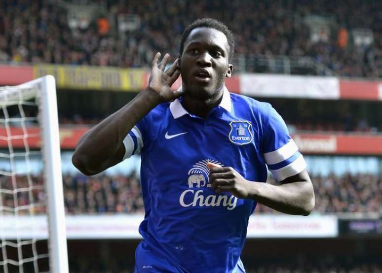 <p>Lukaku, do Everton, comemora gol marcado contra o Arsenal</p>