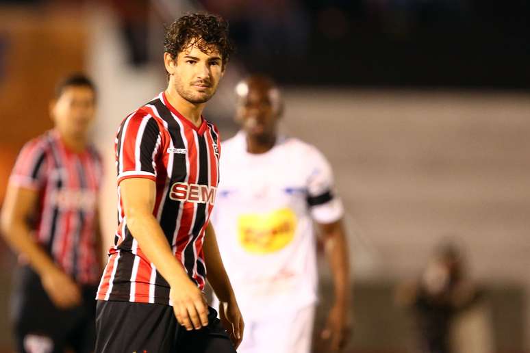 <p>Alexandre Pato foi escalado como titular do S&atilde;o Paulo e fez um dos gols da vit&oacute;ria sobre o Bragantino</p>