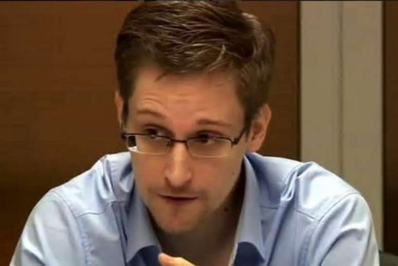 <p>Edward Snowden autorizado a permanecer mais 3 anos na Rússia</p>