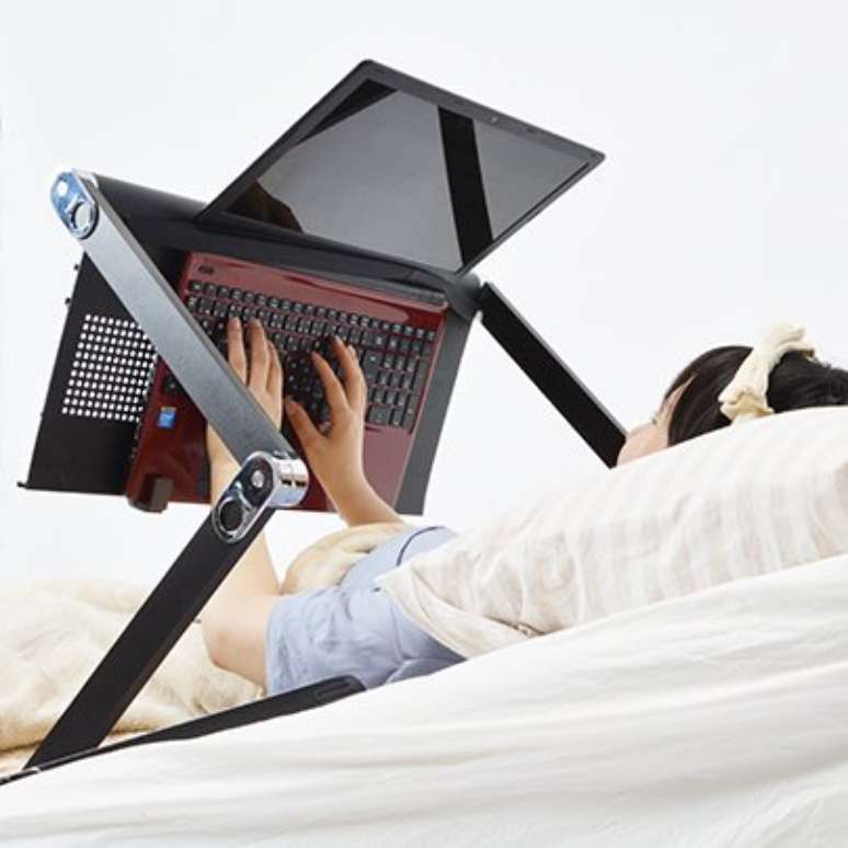 Lazy Desk para usar o computador sem sair da cama