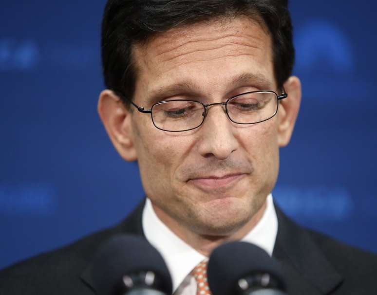 <p>Eric Cantor participa de entrevista coletiva no Capitólio, em Washington, em 11 de junho</p>