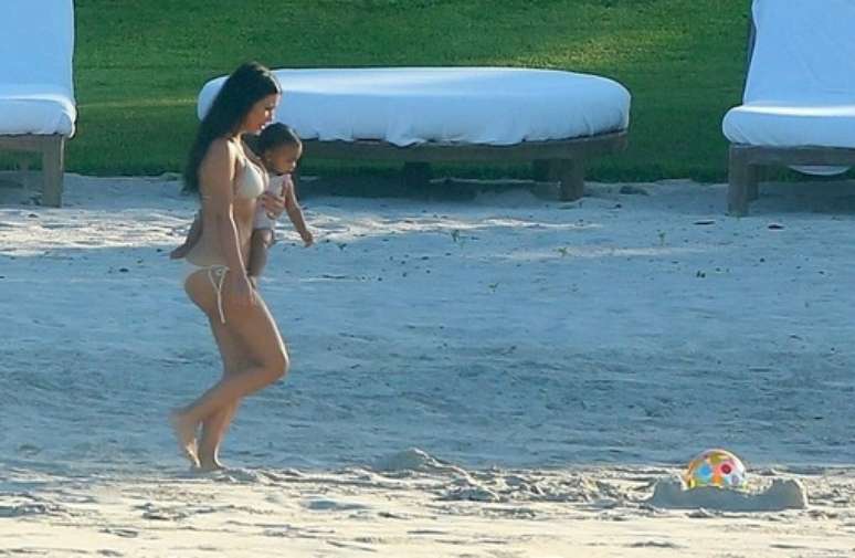 Kim Kardashian e North West em Punta Mita, no México