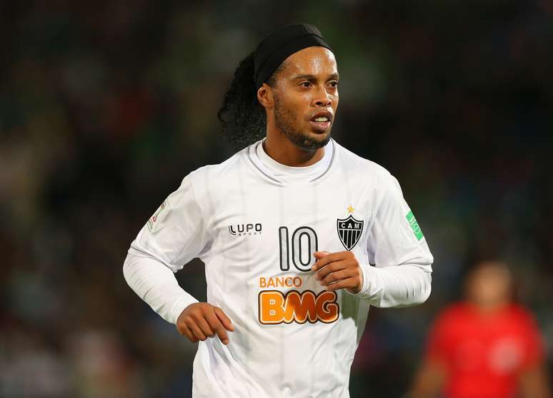 <p>Sem acordo com Palmeiras,&nbsp;Ronaldinho pode parar na &Igrave;ndia</p>