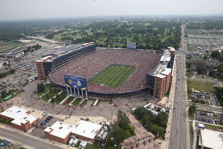 <p>Estádio de Michigan (EUA) recebeu 109 mil torcedores para Manchester United x Real Madrid em 2 de agosto</p>