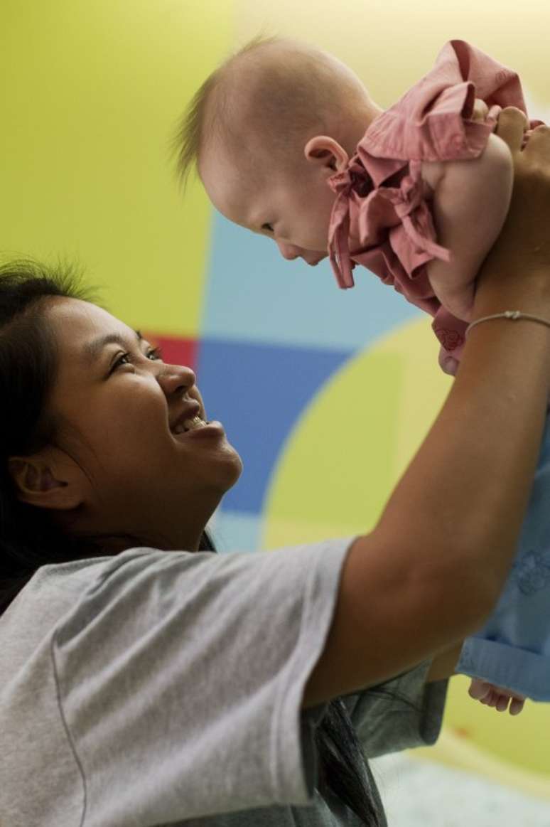 <p>Gammy, que atualmente mora na Tailândia com a mãe, foi rejeitado ainda no útero pelos pais adotivos</p>