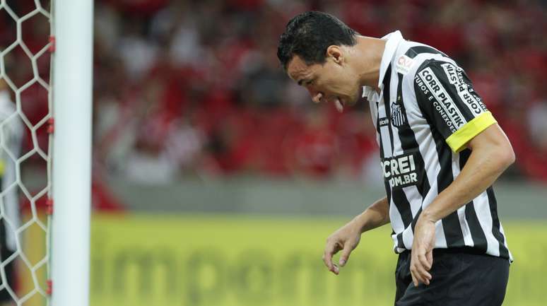 Leandro Dami&atilde;o voltou a jogar ap&oacute;s tr&ecirc;s meses lesionado e perdeu grande chance nos acr&eacute;scimos