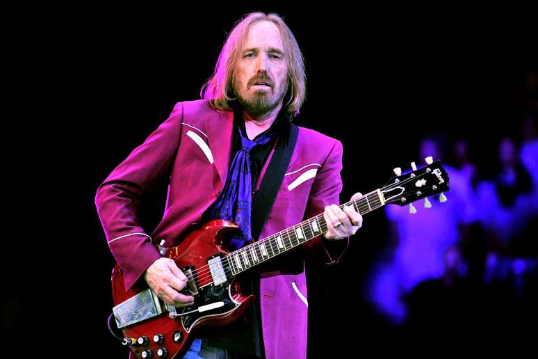 Tom Petty se apresentou com sua banda, The Heartbreakers, na Califórnia