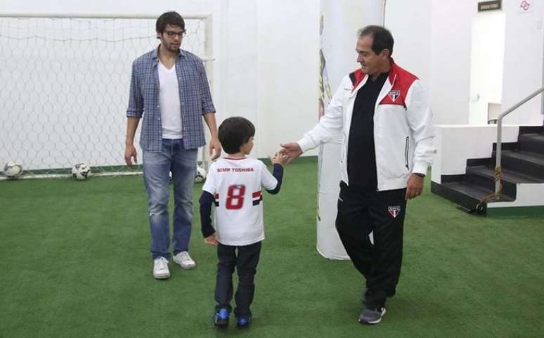 Kaká ficou apenas nos bastidores no confronto contra o Criciúma