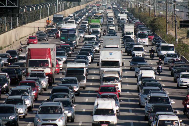 Na marginal Pinheiros, as pistas expressas terão o mesmo limite de velocidade que na marginal Tietê.