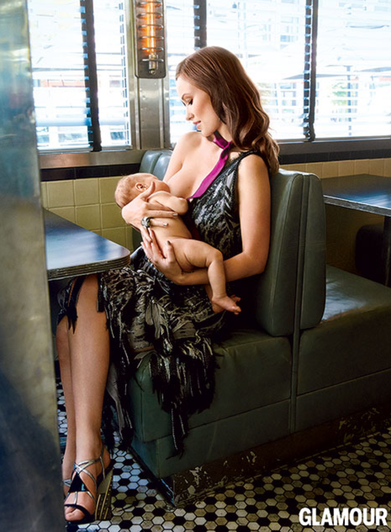 Olivia Wilde posa com filho Otis, de 3 meses