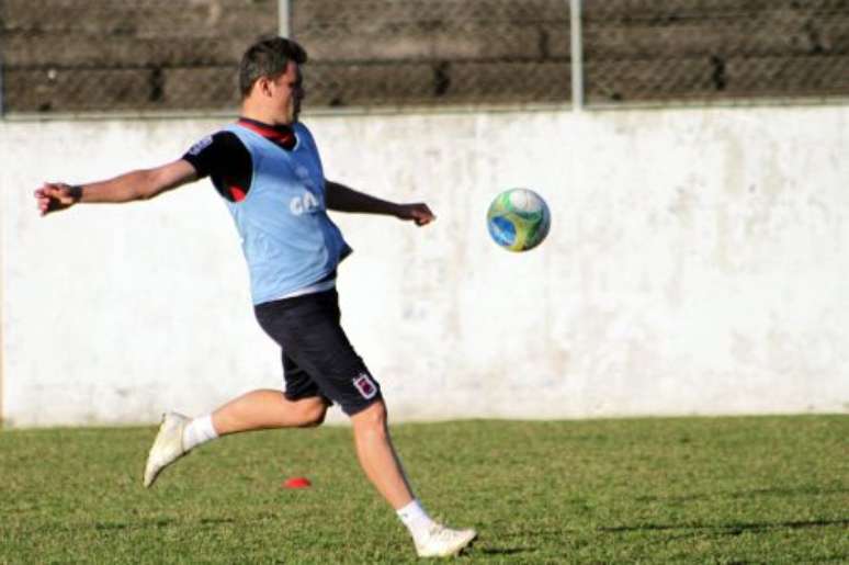 Giancarlo, artilheiro do Paraná na temporada, está recuperado de lesão e deve jogar contra Vila Nova-GO