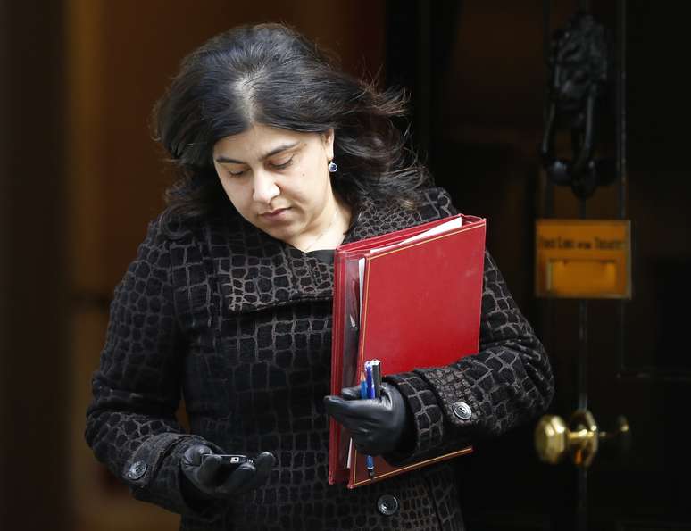 Sayeeda Warsi não concorda com a política oficial britânica sobre o conflito na Faixa de Gaza