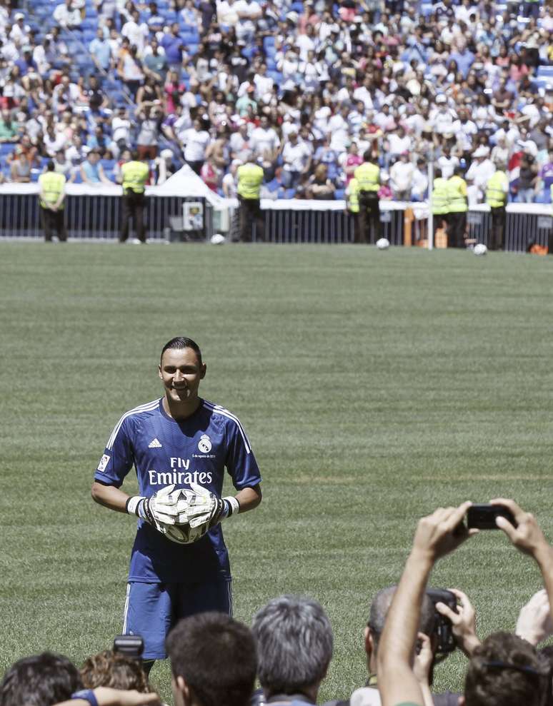 Costarriquenho foi recebido com festa no Bernab&eacute;u