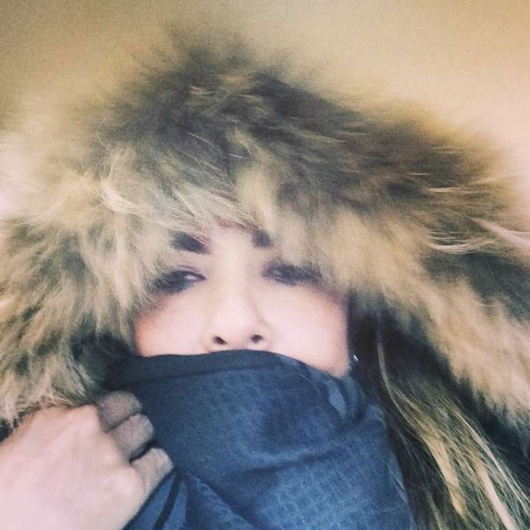 Luciana Gimenez reclamou do frio em seu perfil no Instagram