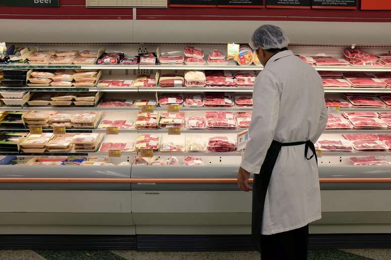 <p>A principal alta veio do pre&ccedil;o das carnes, que subiram 2,38% em outubro,&nbsp;maior impacto individual no m&ecirc;s</p>