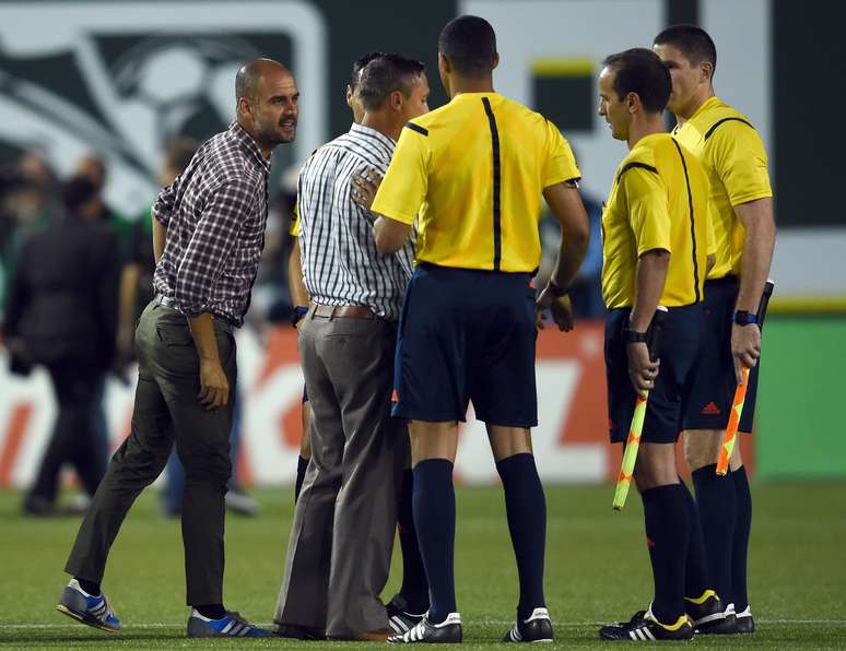 Guardiola ficou irritado com a arbitragem durante derrota do Bayern e se negou a cumprimentar o técnico do time da MLS