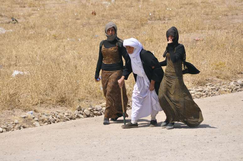 Minorias iraquianas estão fugindo das cidades tomadas pelos extremistas 