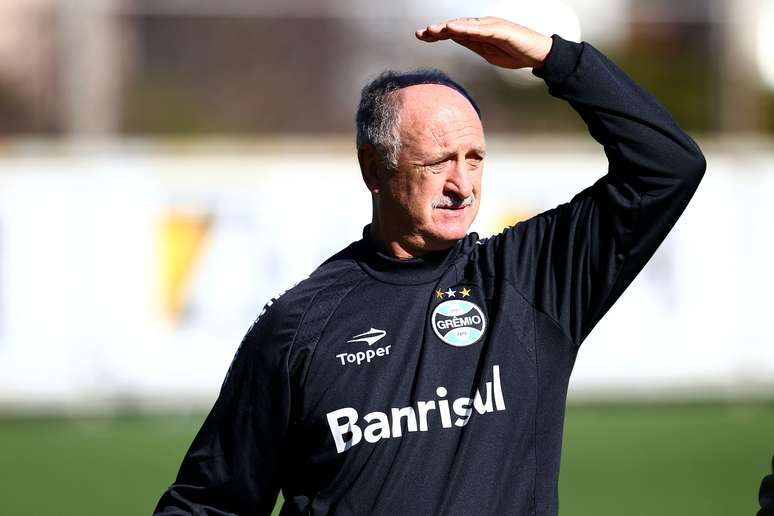 <p>Time de Scolari tenta embalar no Brasileiro</p>