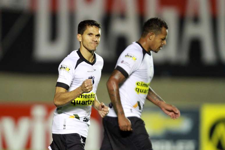Magno Alves marcou dois gols na vitória do Ceará