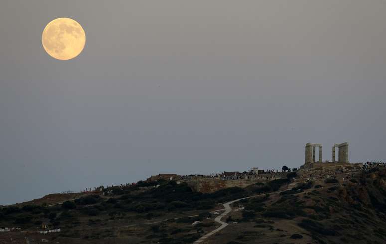 Cidade de Atenas, na Grêcia, também conseguiu observar a superlua