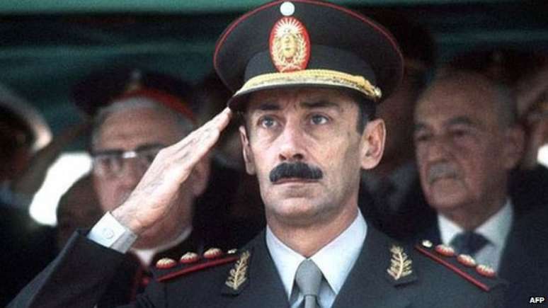 O ex-líder militar argentino Jorge Rafael Videla morreu na prisão em 2013