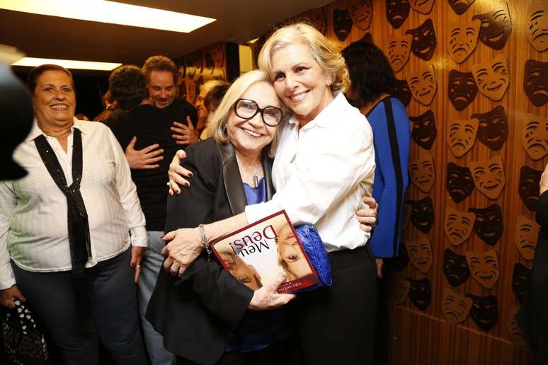 Famosos conferiram a pré-estreia da peça 'Meu Deus', estrelada por Irene Ravache e Dan Stulbach, no Teatro do Quatro, no Rio de Janeiro