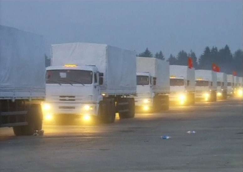 Comboio com mais de 200 caminhões se dirigem à Ucrânia nesta terça-feira
