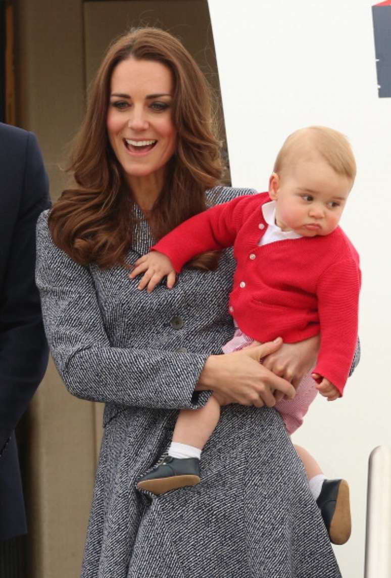 <p>Em visita a centro de outlets em Londres, Kate Middleton compra pijamas com desconto para o príncipe George </p>