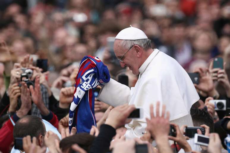 Papa Francisco com a camisa do San Lorenzo: torcedor declarado do time argentino