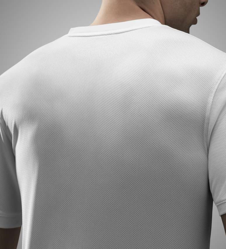 Uniforme ser&aacute; inteiramente branco