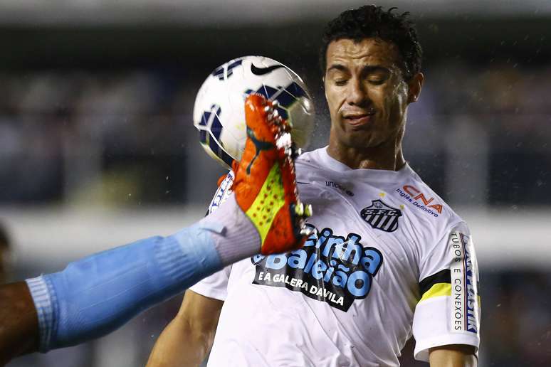 <p>Leandro Dami&atilde;o quase fez um gol de bicicleta</p>