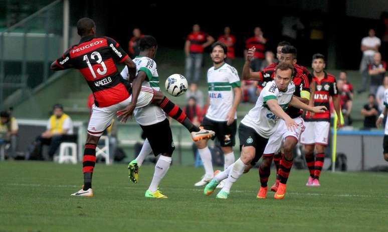 Coritiba venceu, sob seu mando, apenas contra o Goiás, quando teve que jogar na Vila Capanema