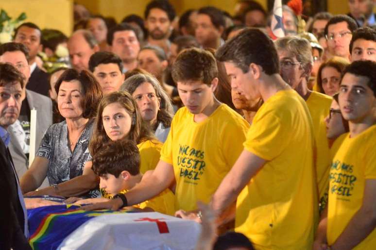 <p>Durante o velório, filhos, viúva e mãe de Eduardo Campos estavam acompanhados da candidata à vice, Marina Silva</p>