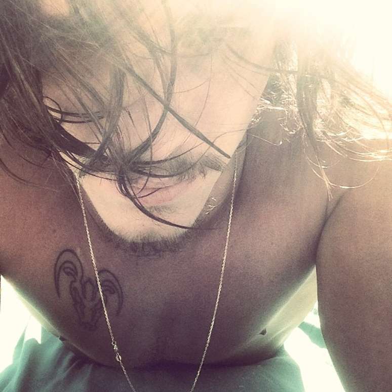 <p>Rômulo Neto tem nove tatuagens espalhadas pelo corpo</p>