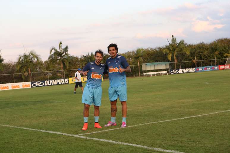 Everton Ribeiro e Ricardo Goulart foram chamados e elogiados pelo técnico Dunga