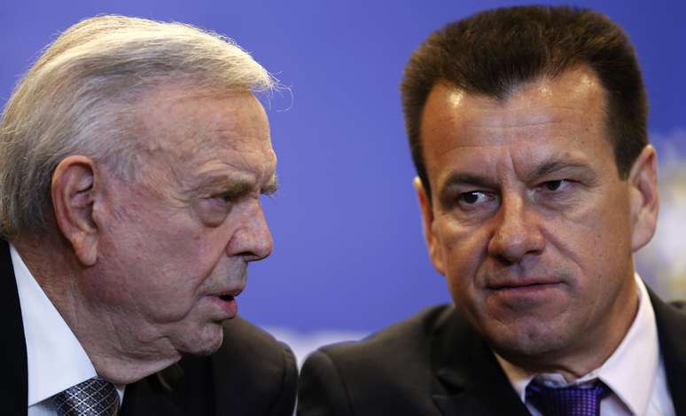 Dunga e Marin lado a lado em convocação; calendário da CBF deixa Dunga sem opções para não desfalcar clubes