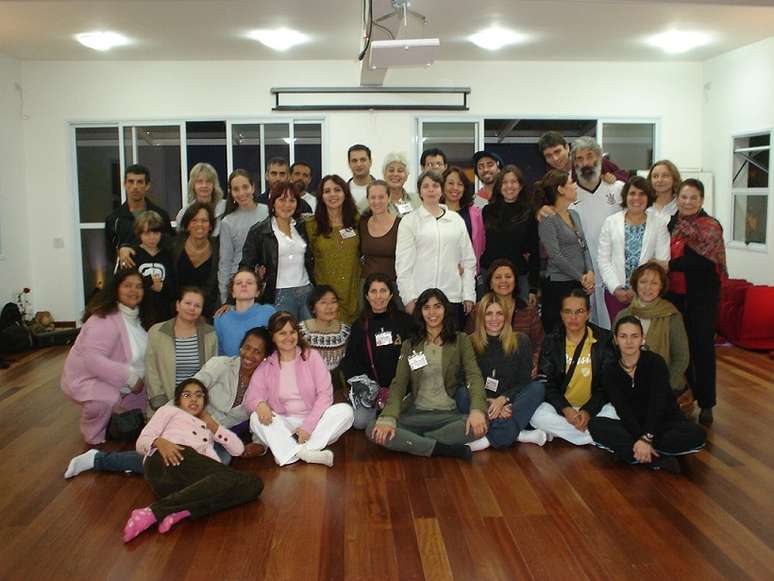 O Projeto Yam conta, hoje, com 32 voluntários que não precisam de uma instrução específica em ioga para darem aulas aos jovens internos, pois, a capacitação é prestada aos novos instrutores