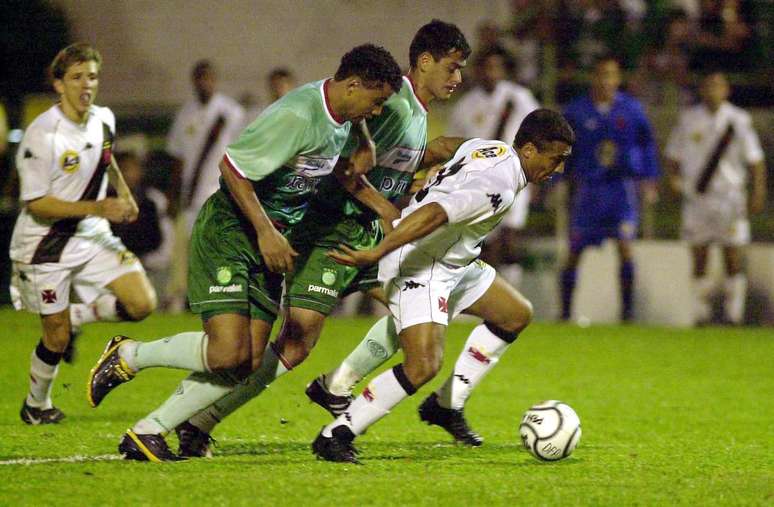 <p>Palmeiras e Vasco fizeram jogos emocionantes em 2000</p>
