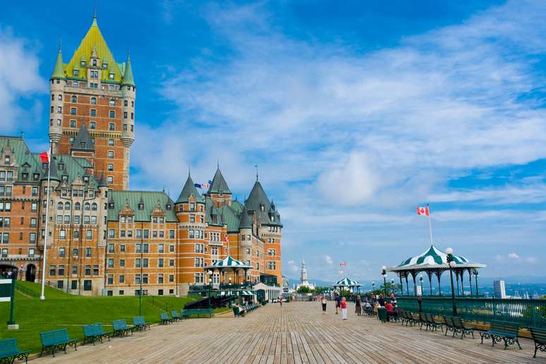 Old Québec - A parte antiga da Cidade de Québec é um dos principais pontos turísticos. Reconhecida como Patrimônio Mundial da Unesco, a área concentra atrações como o Château Frontenac, o hotel mais fotografado do mundo. Na região há ainda galerias de arte ao ar livre, prédios centenários bem preservados e artistas de rua