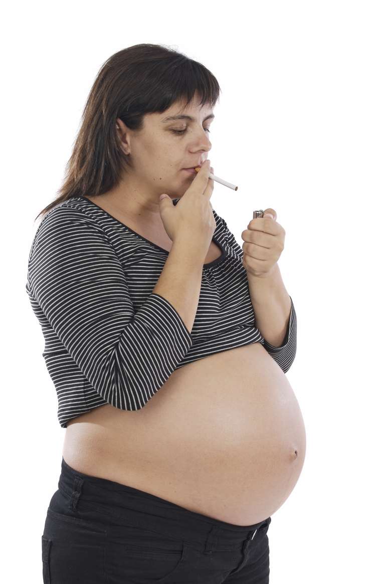 Além do feto, fumar durante a gestação afeta saúde de gerações futuras