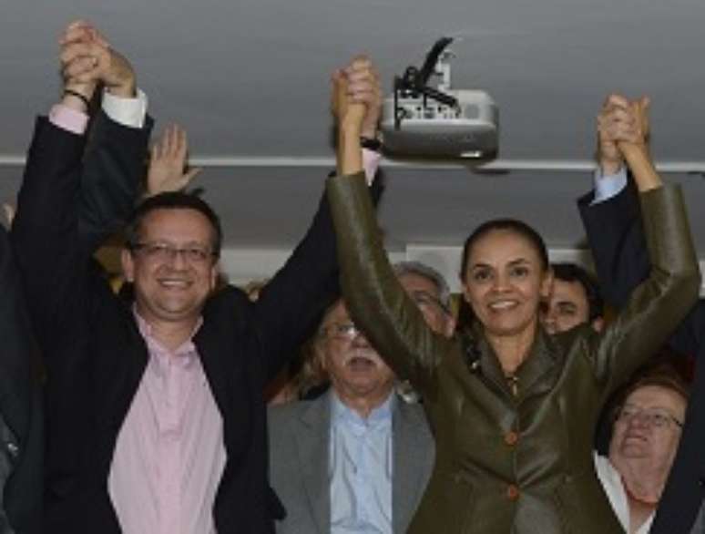 Beto Albuquerque e Marina Silva comemoram as indicações para candidato a vice e a presidente, respectivamente.