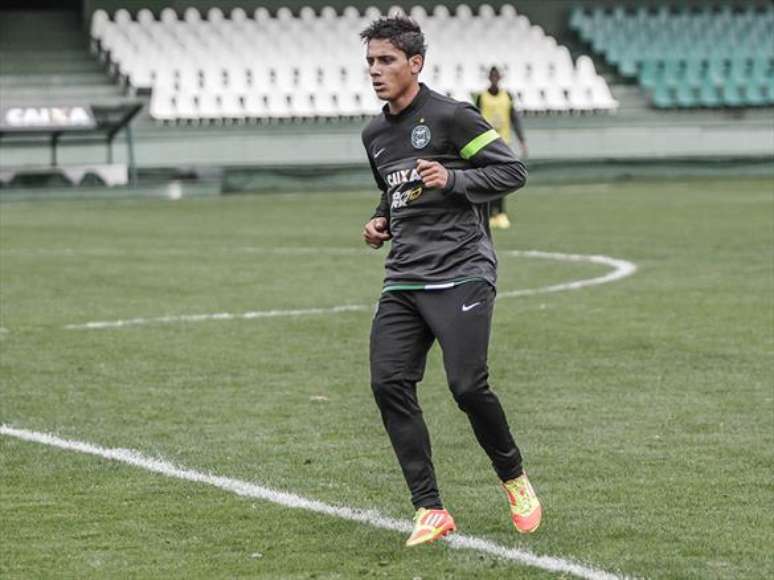 Dudu, da base, atuou em 18 jogos nesta temporada: 13 como titular