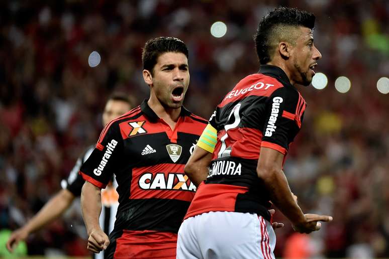 <p>Eduardo da Silva comemora gol do Flamengo</p>