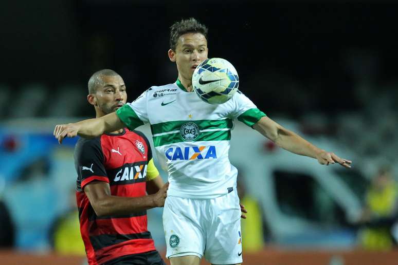 <p>Keirrison chegou a 71 gols com a camisa do Coritiba</p>