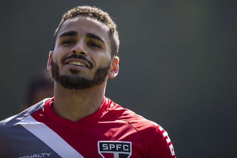 <p>Douglas será apresentado à torcida do Barcelona no Camp Nou</p>